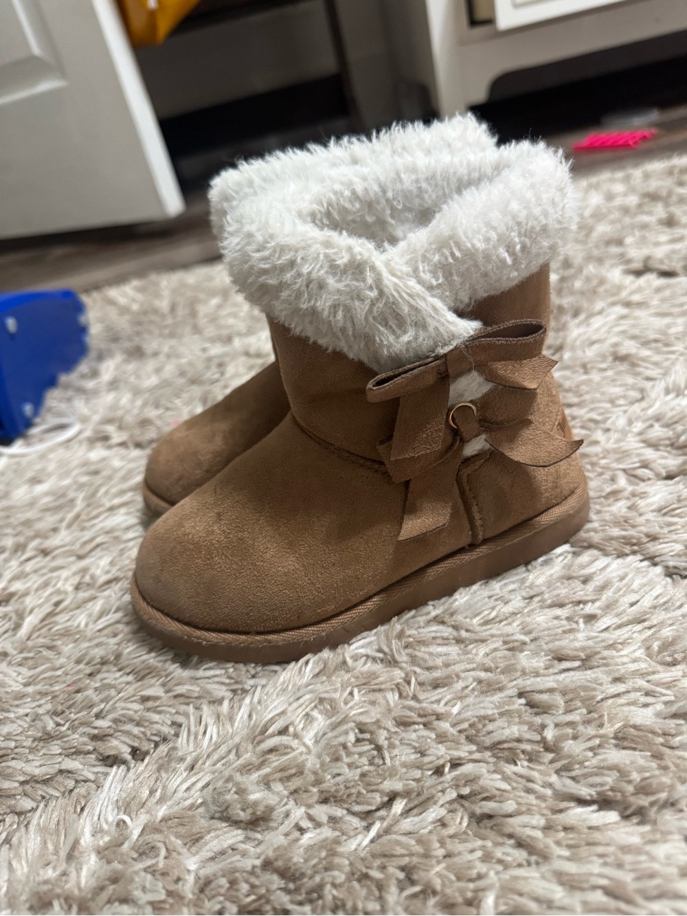 Juicy Couture girls Tan Faux-Suede Boots size 11c